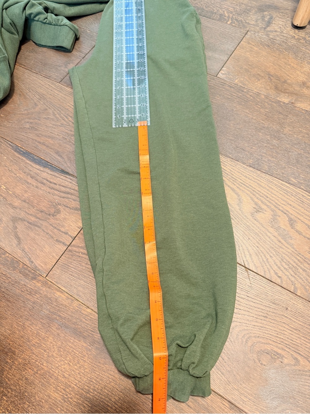 Londre Super Soft Cropped Sweatshirt and Jogger Sweatpants Set in Kauai Green - Picture 13 of 13